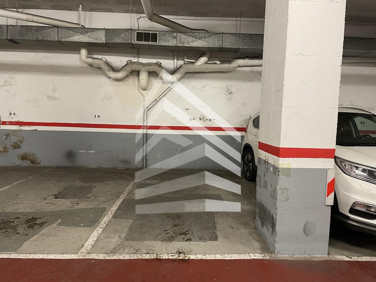 parking en barcelona · les-corts €