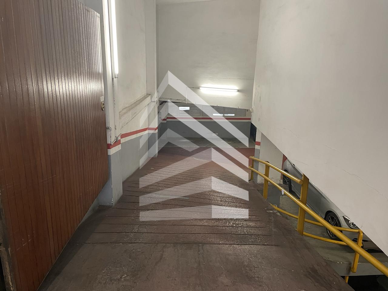 parking en barcelona · les-corts €