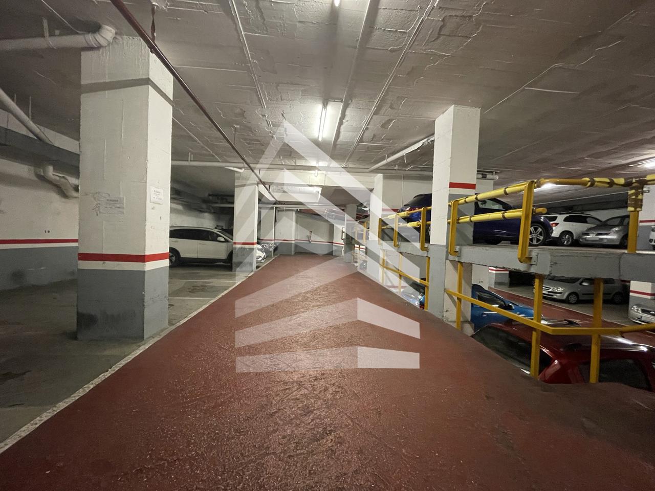 parking en barcelona · les-corts €
