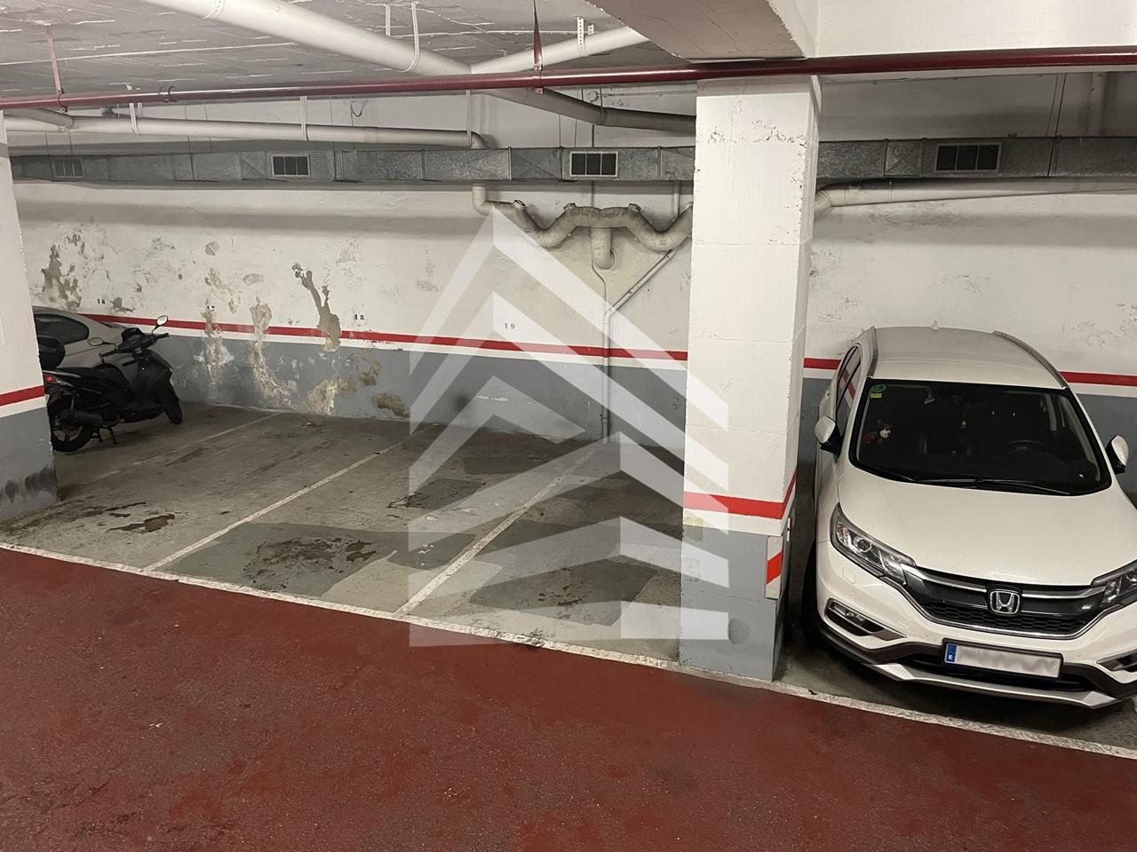 parking en barcelona · les-corts €