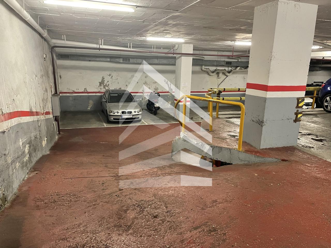 parking en barcelona · les-corts €