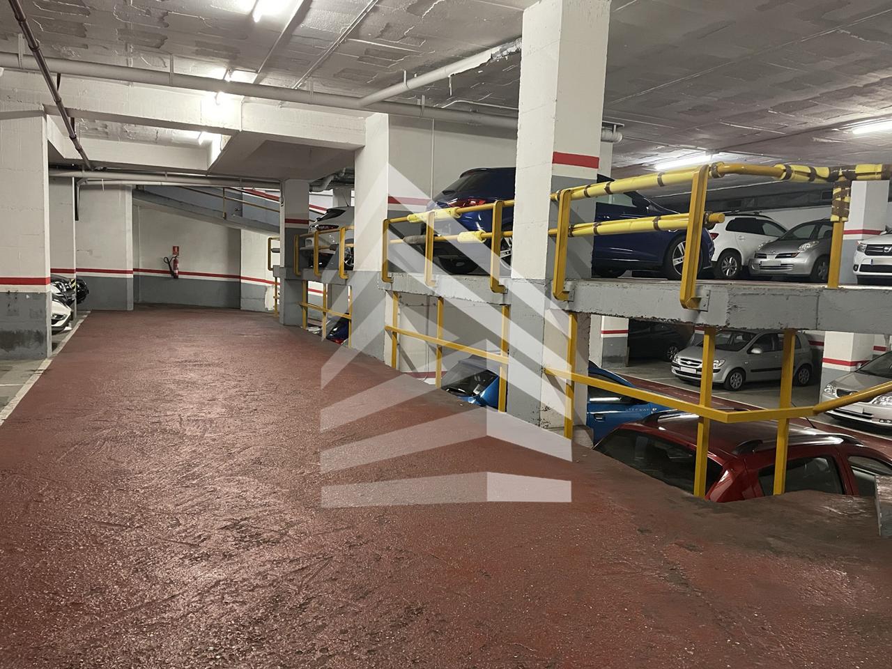 parking en barcelona · les-corts €