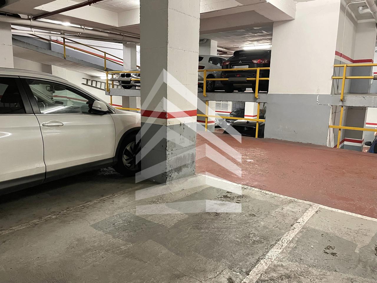 parking en barcelona · les-corts €
