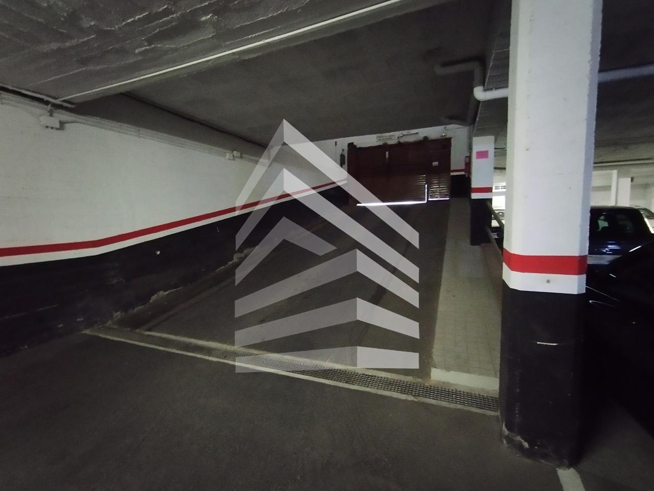 parking en barcelona · les-corts 100€