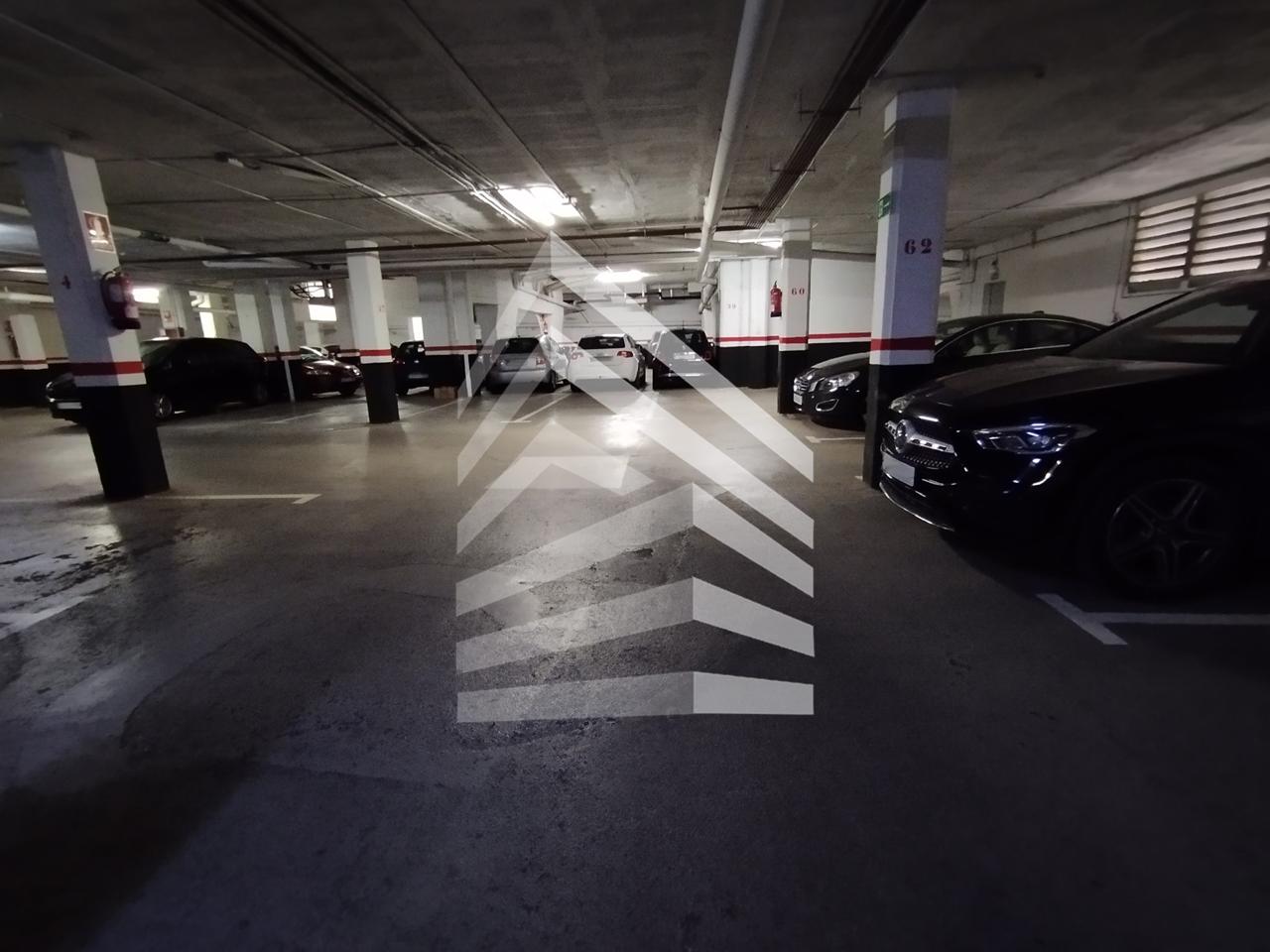 parking en barcelona · les-corts 100€