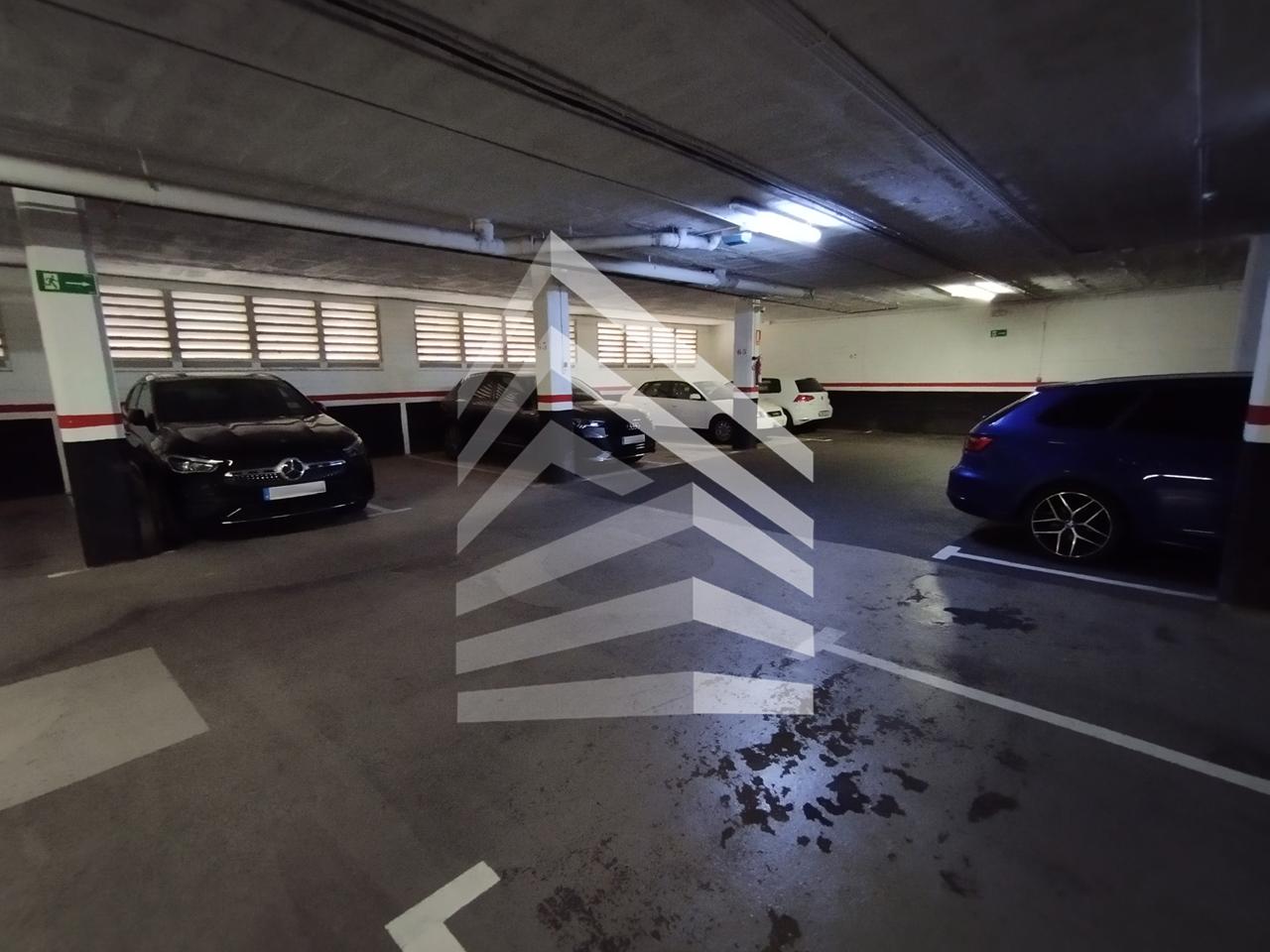 parking en barcelona · les-corts 100€