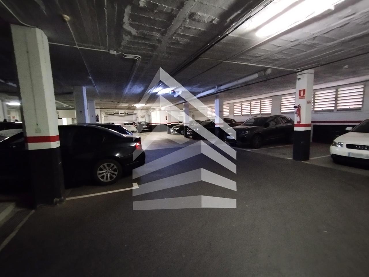 parking en barcelona · les-corts 100€