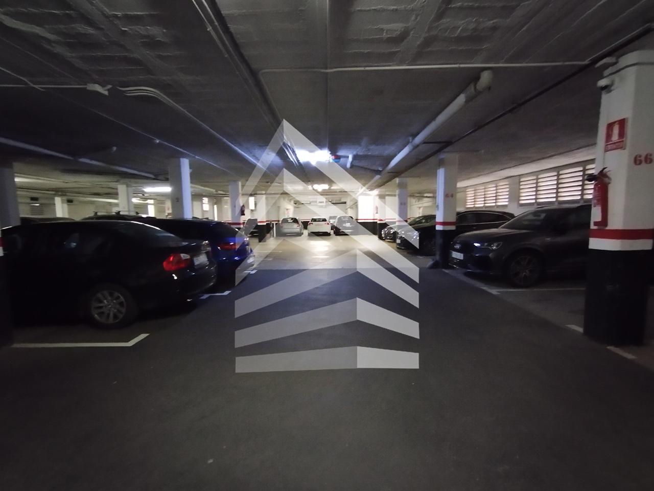 parking en barcelona · les-corts 100€