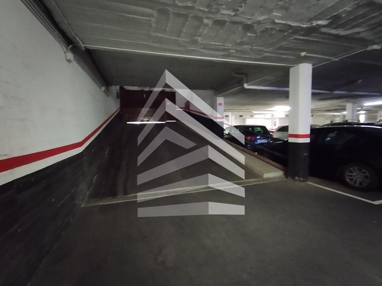 parking en barcelona · les-corts 100€