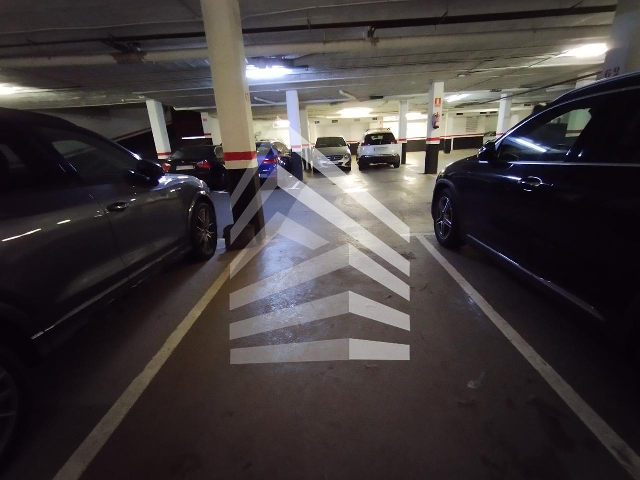 parking en barcelona · les-corts 100€