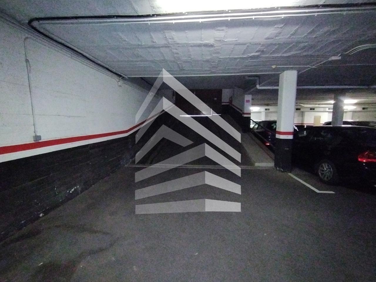 parking en barcelona · les-corts 100€