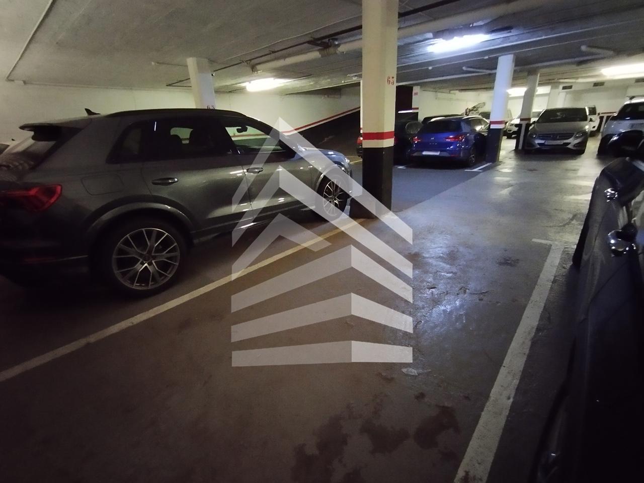 parking en barcelona · les-corts 100€