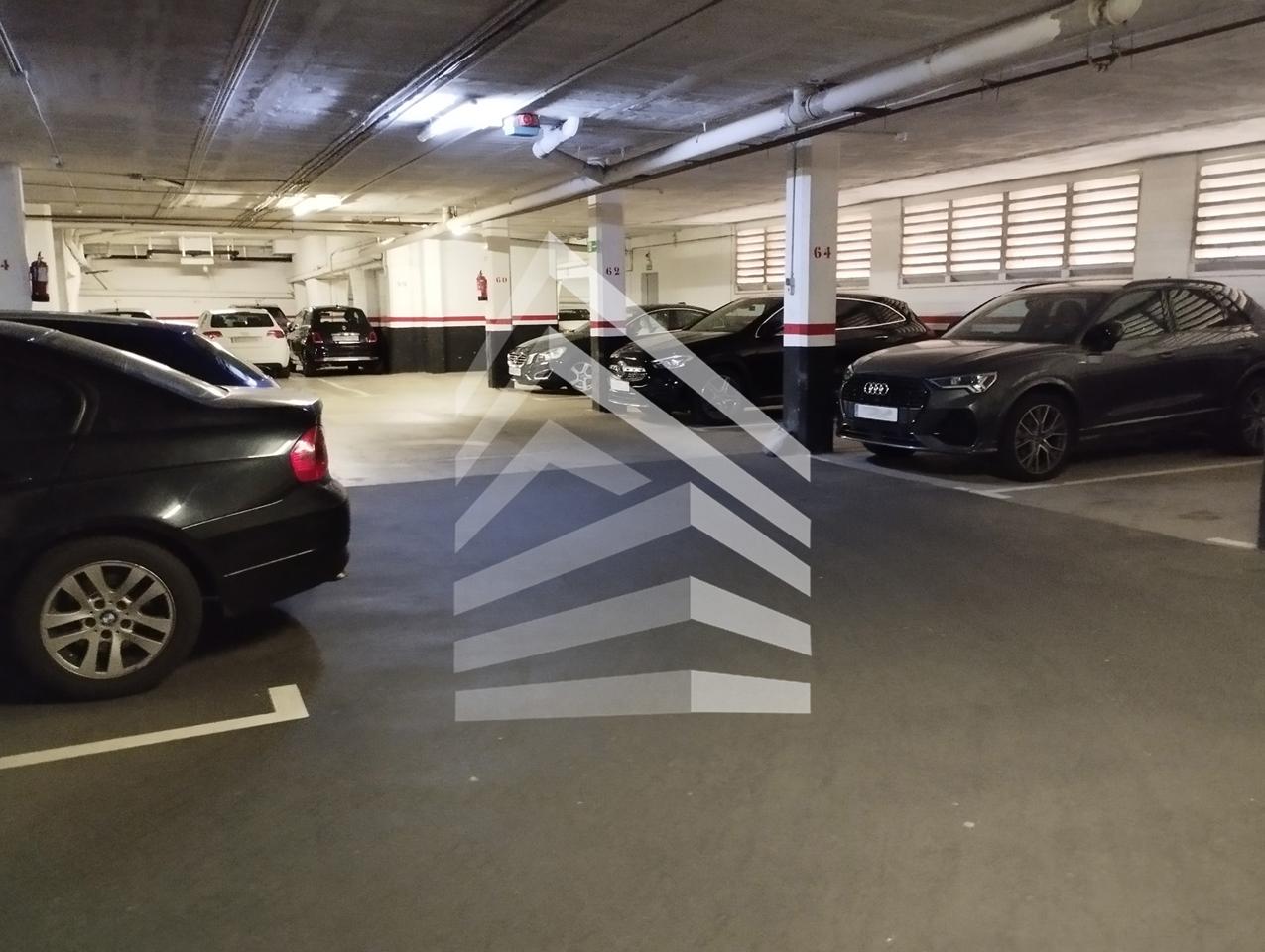 parking en barcelona · les-corts 100€