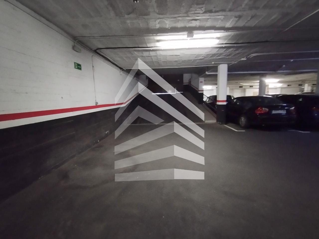 parking en barcelona · les-corts 100€