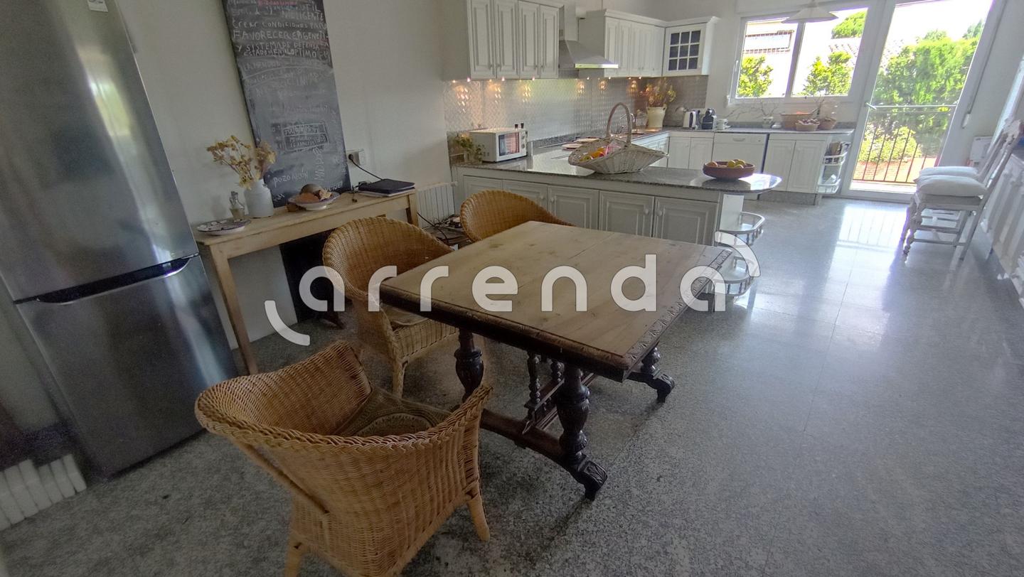 villas en villalbilla · calle-almeria-28810 1050000€