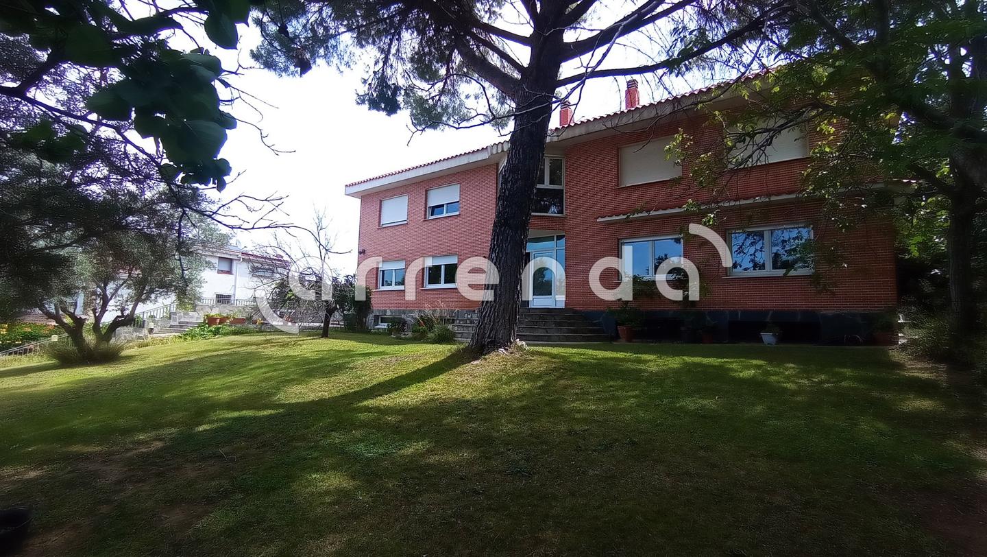 villas en villalbilla · calle-almeria-28810 1050000€