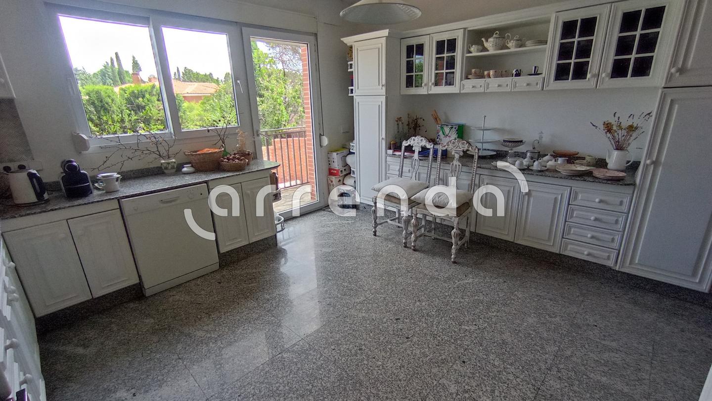 villas en villalbilla · calle-almeria-28810 1050000€