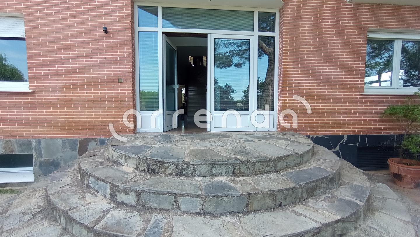 villas en villalbilla · calle-almeria-28810 1050000€