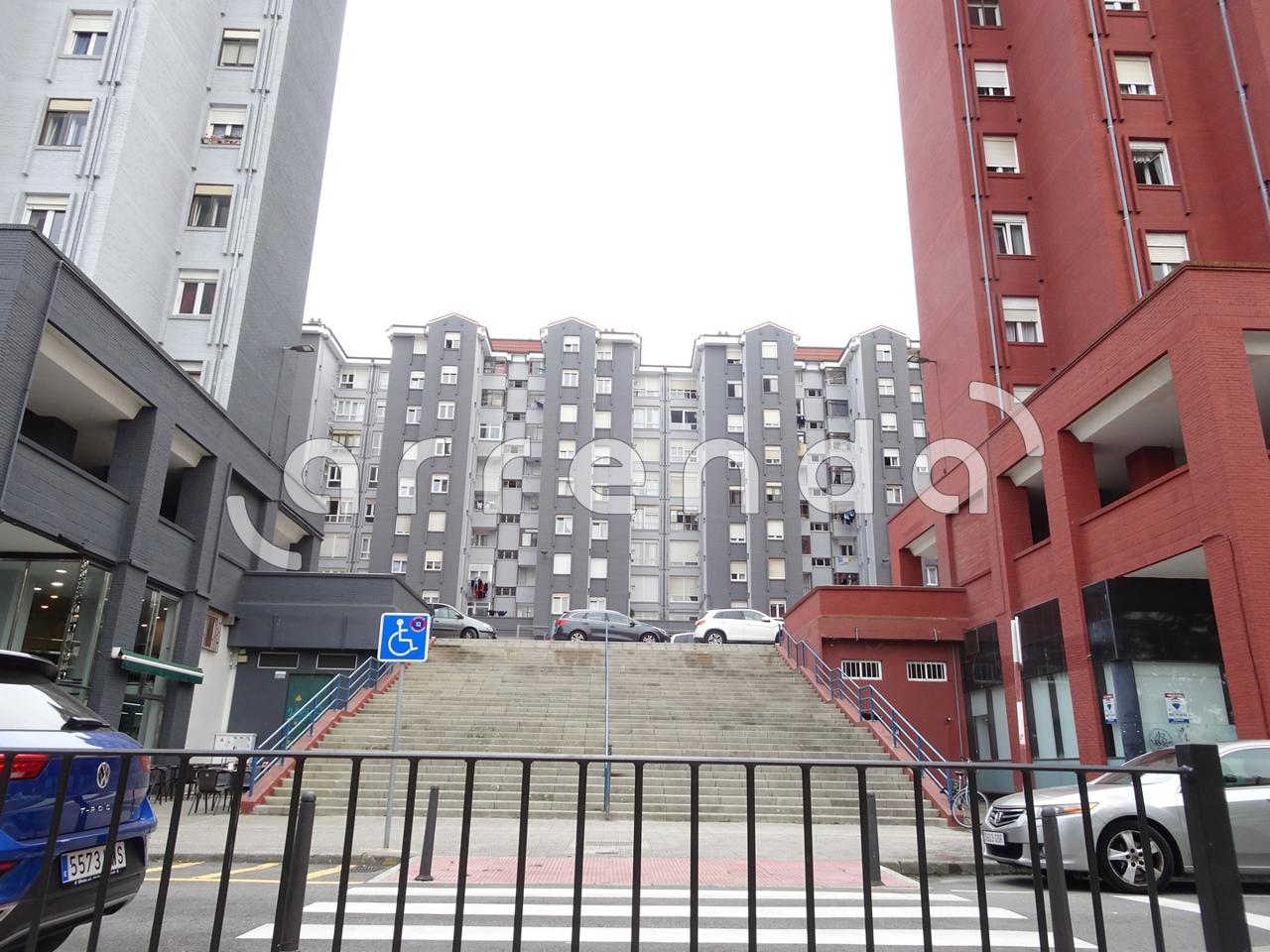 pisos en santander · calle-blas-cabrera-39006 890€