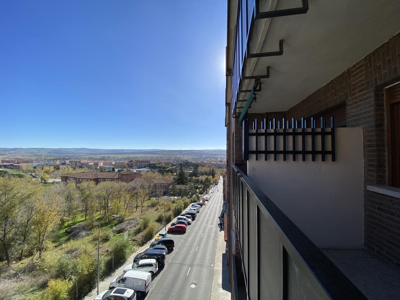 Amplio piso en alquiler reformado