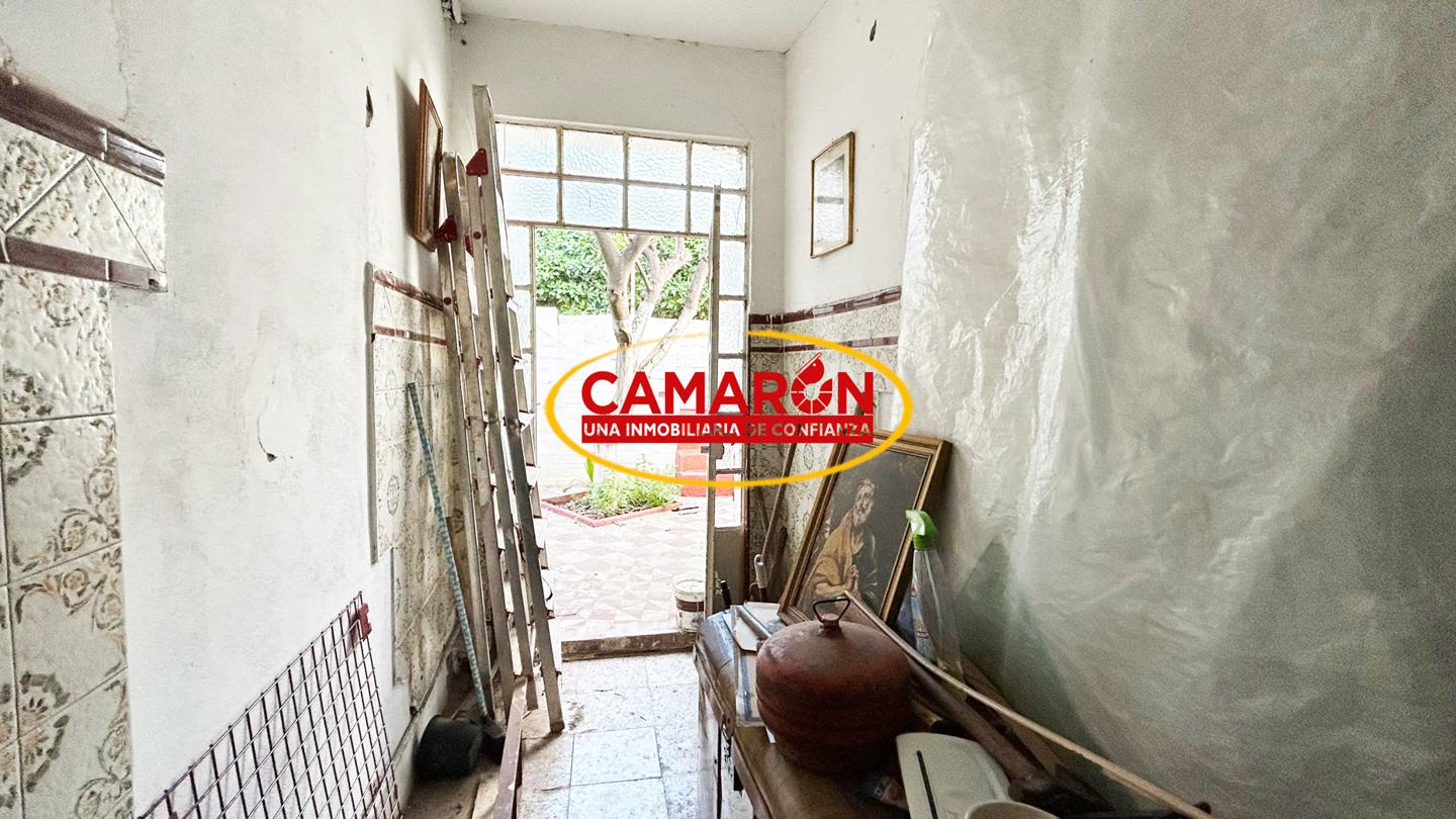 Terreno en venta en Tomares de 300 m2 REF:03616