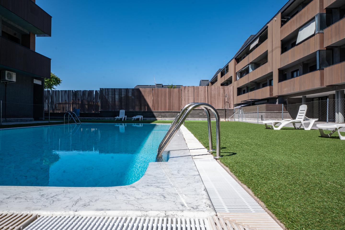 Exclusivo piso con Terraza en Urb. Privada con PISCINA y Pista de Padel