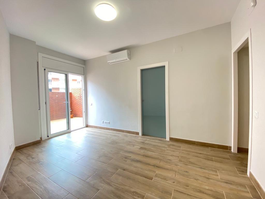 pisos en barcelona · carrer-de-floridablanca-08015 265000€