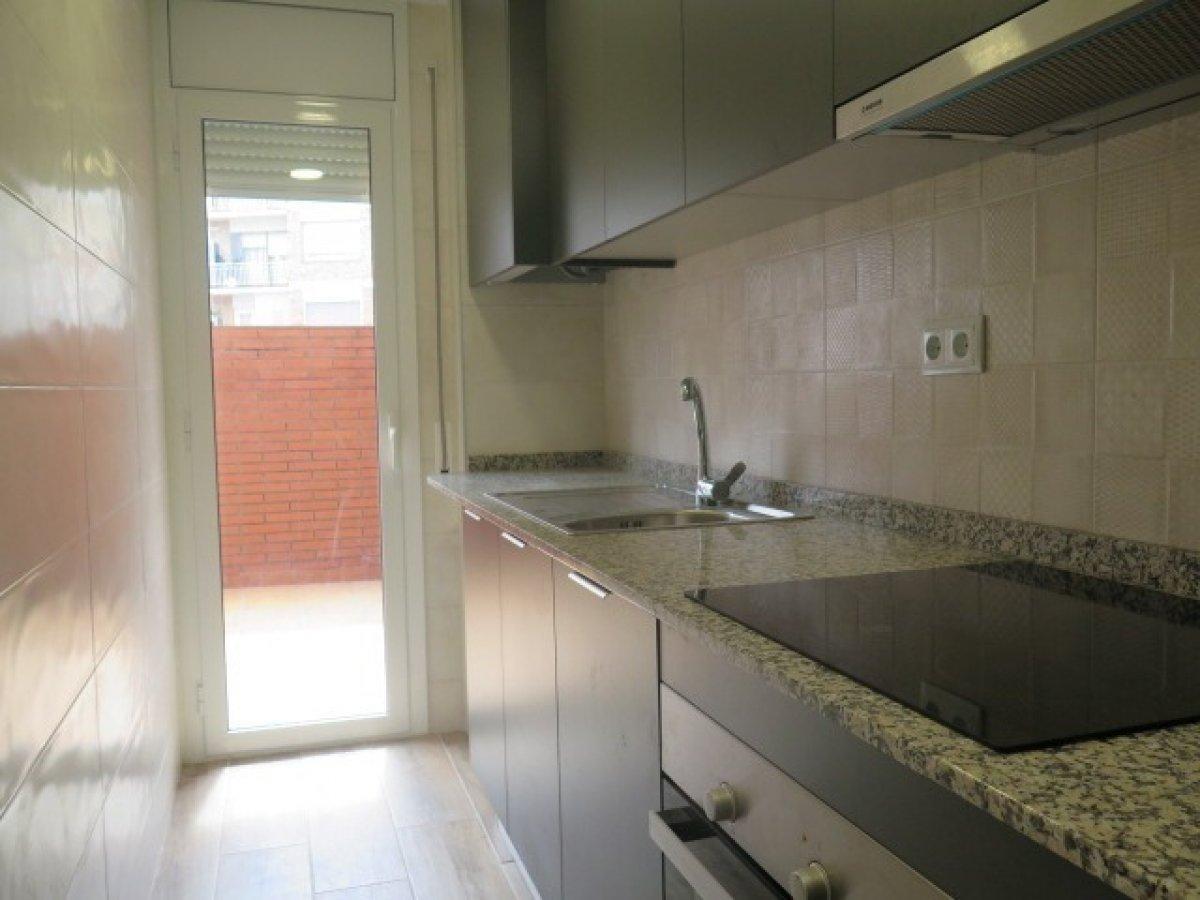 pisos en barcelona · carrer-de-floridablanca-08015 265000€