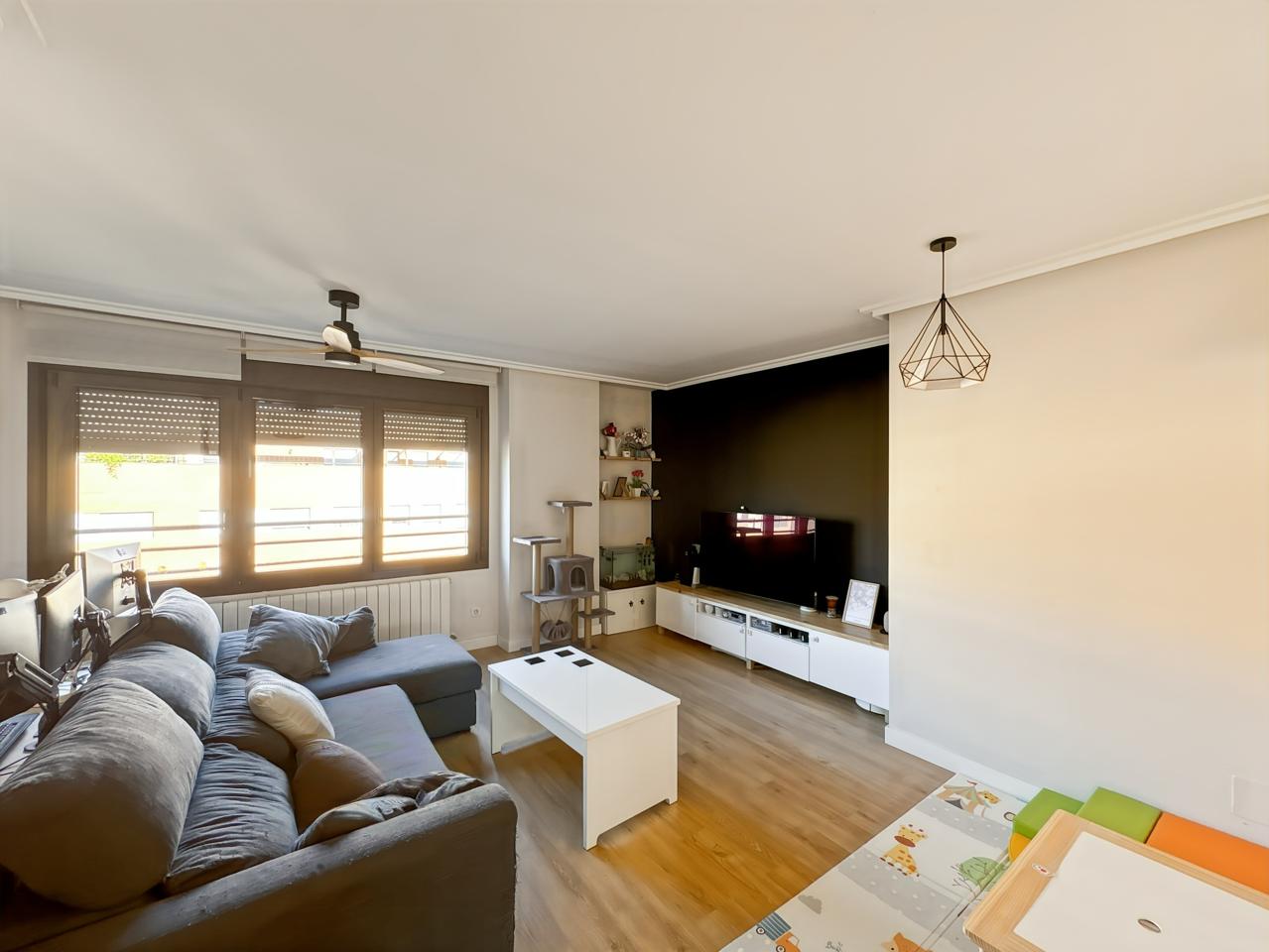 Piso en venta en Ensanche de Vallecas la Gavia, Villa de Vallecas Madrid, 28051